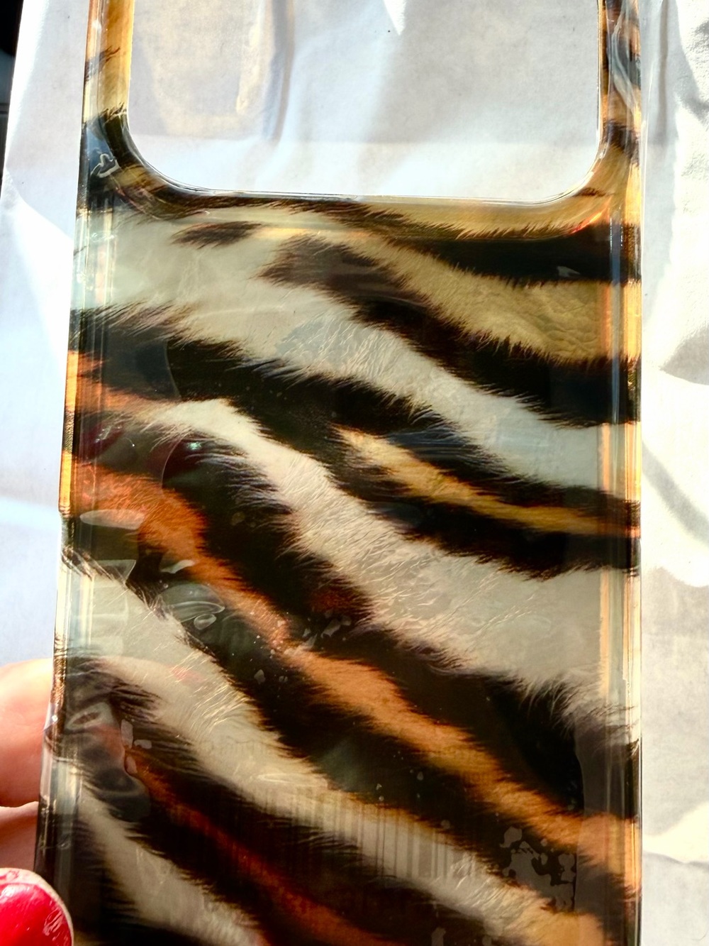 NEW iPhone 17 Pro Stylish Tiger Print Phone Case. Metallic TPU.